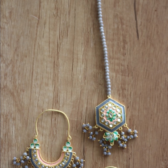 mang tila + earrings - Picture 7 of 7